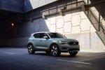 2019 Volvo XC40 T5 Momentum AWD in Amazon Blue - Driving Front Right Three-quarter View
